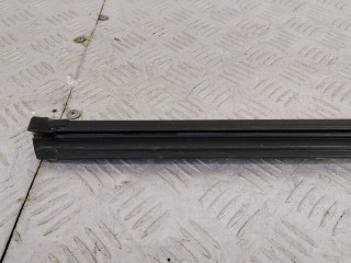 уплотнитель стекла двери задний левый, ориг. номер 5I0839479A, Volkswagen Golf 7 поколение [рестайлинг] 2017-2019