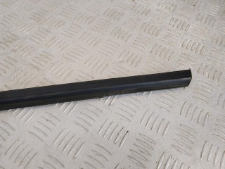 молдинг стекла двери задней правой, Nissan X-Trail T30 [рестайлинг] 2004-2007