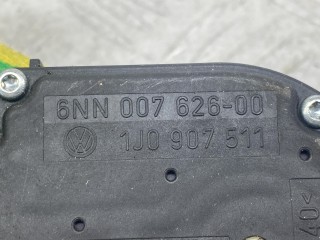 моторчик заслонки печки, ориг. номер 1J0907511, 653400R, 6NN00762600, Skoda Octavia 1 поколение 1996-2000