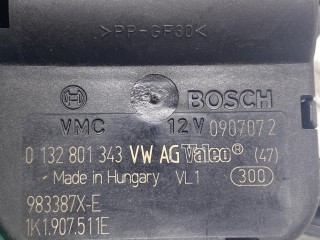 моторчик заслонки печки, ориг. номер 1K1907511E, 0132801343, 983387XE, Volkswagen Golf 5 поколение 2003-2009