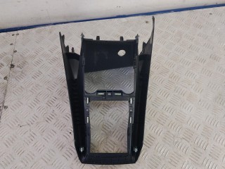 накладка на торпедо (консоль) нижняя, ориг. номер 2K8864263C, Volkswagen Caddy 5 поколение 2020-2026
