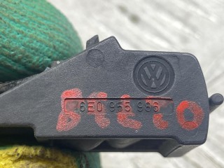 форсунка омывателя, ориг. номер 6E0955986, Volkswagen Passat B5 1996-2001