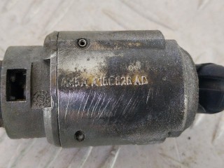 замок капота, ориг. номер 4M5AA16O826AD, Ford Focus 2 поколение 2004-2008