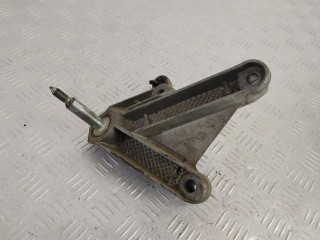 кронштейн коробки (балка кпп), ориг. номер 8200043084, 8200457080, Renault Megane 2 поколение 2002-2006
