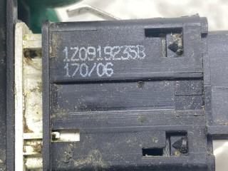 кнопка Airbag, ориг. номер 1Z0919235B, Skoda Octavia 2 поколение 2004-2009