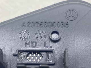 декоративная накладка центральной консоли, ориг. номер A2076800036, Mercedes-Benz E W212 2009-2013