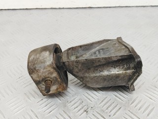 подушка крепления КПП Volkswagen Passat, 8D0399113AB