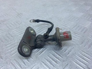 петля крышки багажника левая, Land Rover Discovery 3 поколение 2004-2009