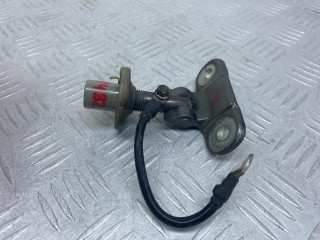петля крышки багажника левая, Land Rover Discovery 3 поколение 2004-2009
