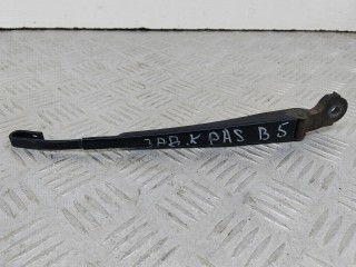щеткодержатель задний Volkswagen Passat B5 1996-2001, левый руль, 3B9955707A