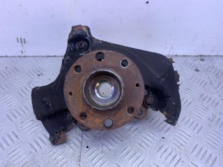 кулак передний правый Opel Corsa E 2014-2019, 13388768