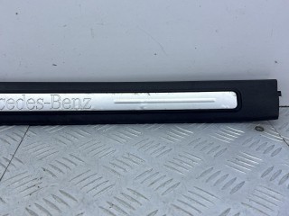 накладка внутренняя на порог передняя правая, ориг. номер A1696801174, Mercedes-Benz B W245 2005-2008