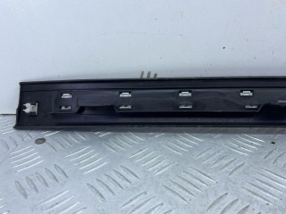 накладка внутренняя на порог передняя правая, ориг. номер A1696801174, Mercedes-Benz B W245 2005-2008