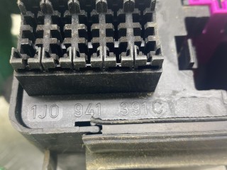 блок предохранителей, ориг. номер 1J0941391C, Skoda Octavia 1 поколение [рестайлинг] 2000-2011