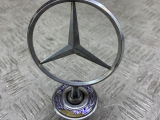 эмблема Mercedes-Benz E W211