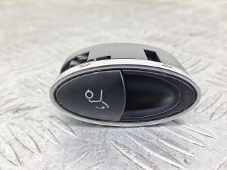 кнопка открытия багажника Mercedes-Benz E W211, A2118211758
