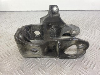 кронштейн коробки (балка кпп) Daihatsu Sirion 1 поколение M100 [рестайлинг]