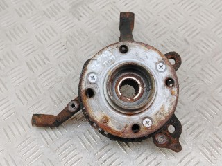 кулак передний правый Volkswagen Golf 3 поколение 1991-2000