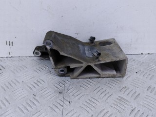 кронштейн коробки (балка кпп) Volvo V70 1 поколение 1996-2000, 9475771