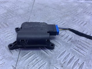 моторчик заслонки печки Skoda Octavia 2 поколение 2004-2009, 0132801341