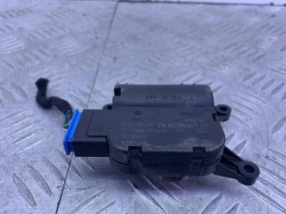 моторчик заслонки печки Skoda Octavia 2 поколение 2004-2009, 0132801340