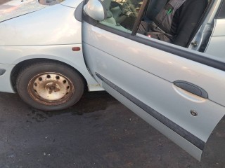 Renault Scenic 1 поколение [рестайлинг] 2002г. 1.6 л., K4M 700 - фото №4