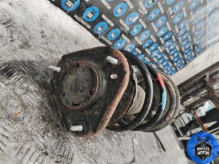 Стойка передняя правая, Toyota Prius 2005-2011