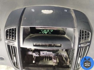 Панель передняя салона (торпедо), Kia Ceed 2006-2010