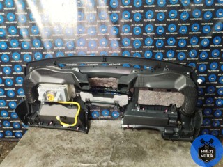 Панель передняя салона (торпедо), Toyota Yaris 2005-2009