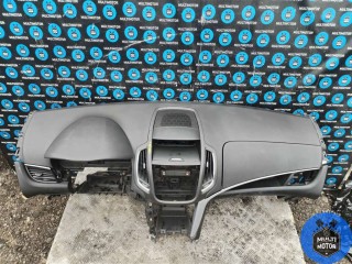 Панель передняя салона (торпедо), Opel Zafira 2008-2014