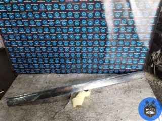 Накладка подсветки номера Opel Zafira 2005-2008