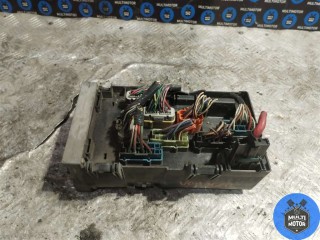 Блок предохранителей, ориг. номер 04869001AJ, Chrysler Voyager 2000-2004