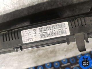 Щиток приборов (приборная панель), ориг. номер 8200704463A, Renault Scenic 2006-2009