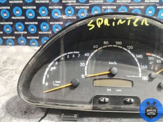 Щиток приборов (приборная панель), ориг. номер A0014468521, Mercedes Sprinter 2000-2006