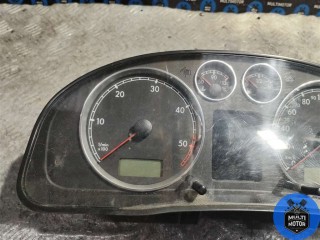 Щиток приборов (приборная панель), ориг. номер 3B0920847E, Volkswagen Passat 2000-2005