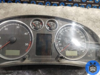 Щиток приборов (приборная панель), ориг. номер 3B0920847E, Volkswagen Passat 2000-2005