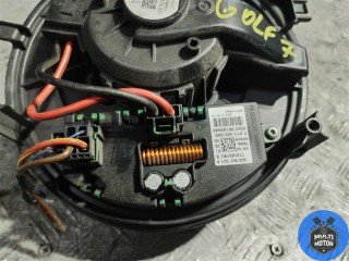 Моторчик печки, ориг. номер 5Q1819021, Volkswagen Golf 2012-2017