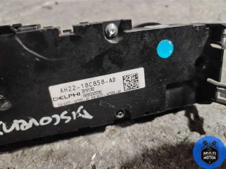 Панель управления магнитолой, ориг. номер AH2218C858AD, Land-Rover Discovery 2009-2013
