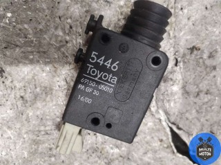 Активатор замка багажника, ориг. номер 6915005010, Toyota Avensis 2000-2003
