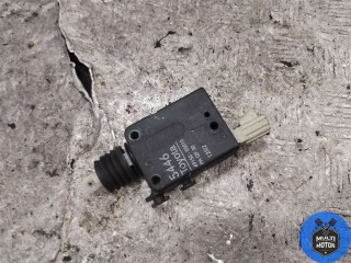 Активатор замка багажника, ориг. номер 6915005010, Toyota Avensis 2000-2003