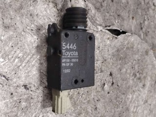 Активатор замка багажника, ориг. номер 6915005010, Toyota Avensis 2000-2003