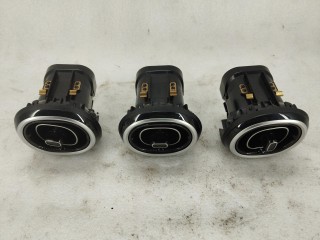 Дефлектор обдува салона, ориг. номер A2068304001, Mercedes-Benz GLC X254 2022-2026