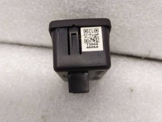 Разъем AUX / USB, ориг. номер 7356546330, Citroen Jumper 2