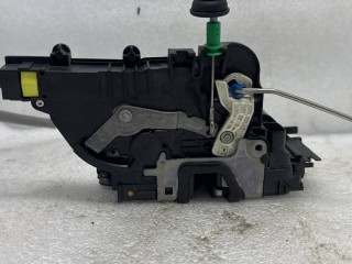 замок двери передней правой, ориг. номер A4477200235, Mercedes-Benz Vito W447 рест