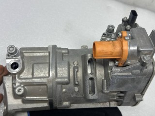 Компрессор кондиционера, ориг. номер A0008309604, Mercedes-Benz GLE V167 рест