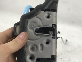 замок двери передней левой, ориг. номер 7445051, BMW i4 G26 рест