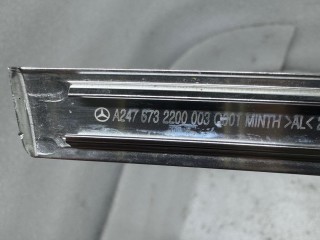 молдинг стекла задний правый, ориг. номер A2476732200, Mercedes-Benz GLB X247 рест