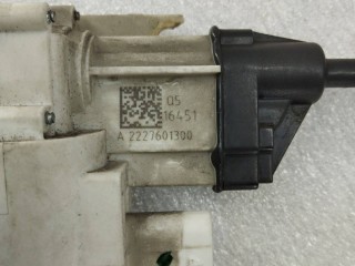 Доводчик двери передней левой, ориг. номер A2227601300, Mercedes-Benz S W222/C217/A217 2013-2017