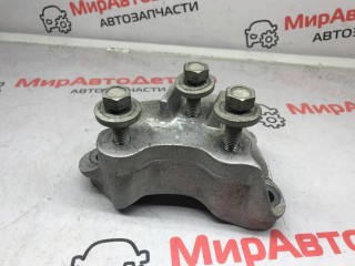 Кронштейн КПП, ориг. номер 84279543, Chevrolet Equinox 3 поколение 2017-2021