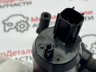 насос (моторчик) омывателя стекла, ориг. номер JL1B17664AA, Lincoln MKT  [2-й рестайлинг] 2016-2019